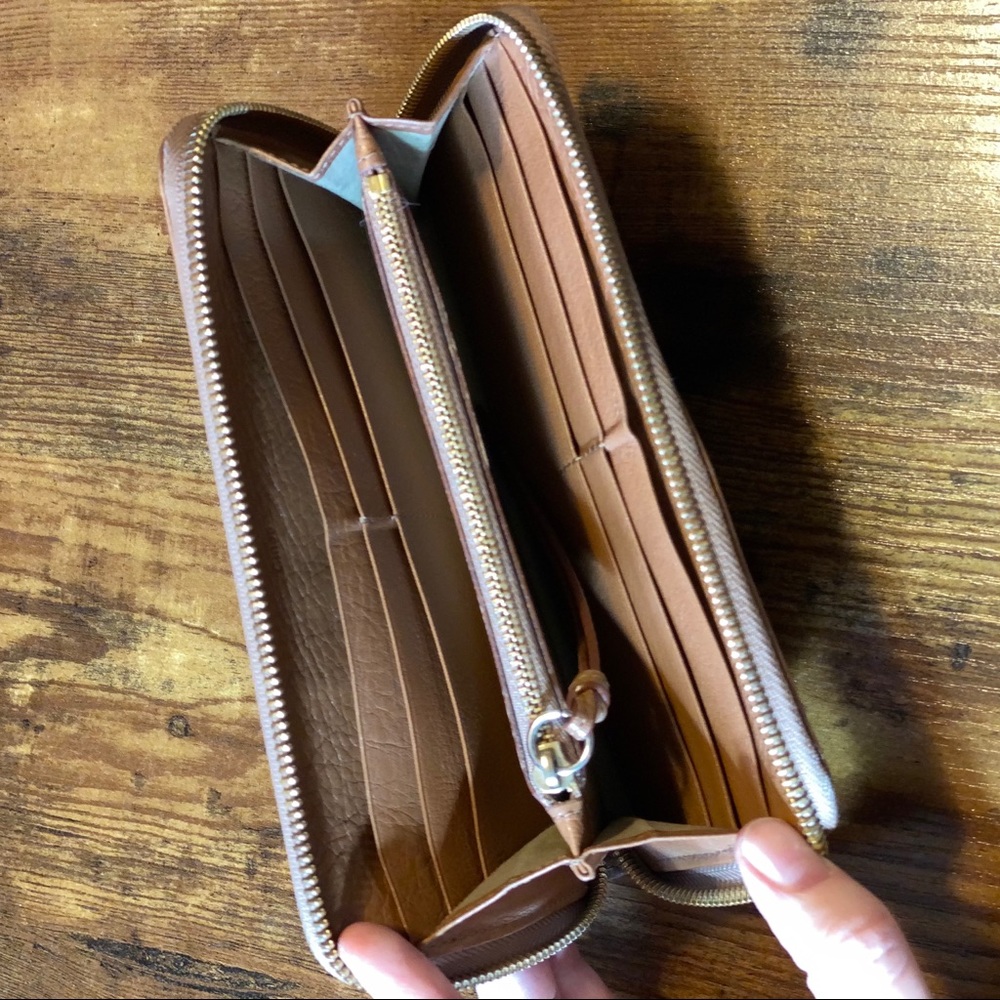 Authentic Chloe Lily Long Wallet - Picture 12 of 16